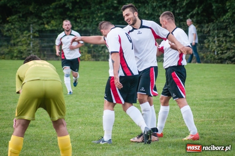 Zdjęcie w galerii na portalu naszraciborz.pl: Długo oczekiwane zwycięstwo Ocic przy Tuwima wiadomości z regionu