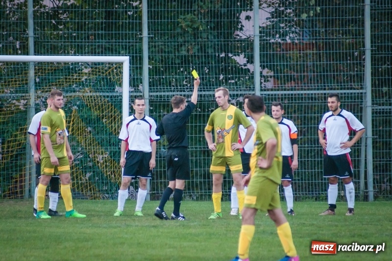 Zdjęcie w galerii na portalu naszraciborz.pl: Długo oczekiwane zwycięstwo Ocic przy Tuwima wiadomości z regionu