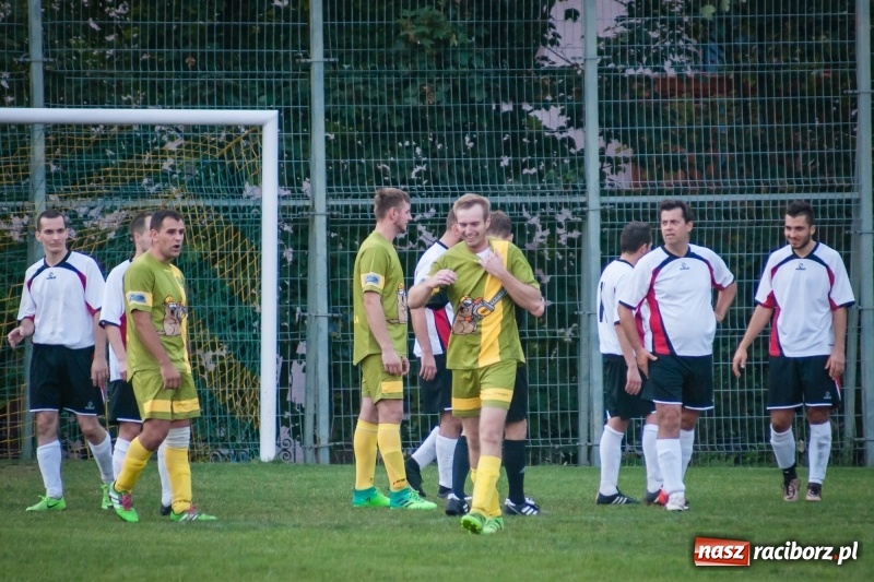 Zdjęcie w galerii na portalu naszraciborz.pl: Długo oczekiwane zwycięstwo Ocic przy Tuwima wiadomości z regionu
