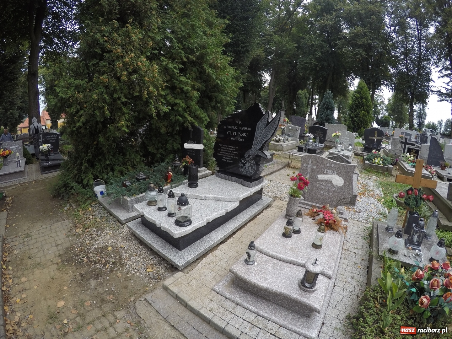 Zdjęcie w galerii na portalu naszraciborz.pl: Cichociemny Eugeniusz Chyliński ma nowy nagrobek wiadomości z regionu