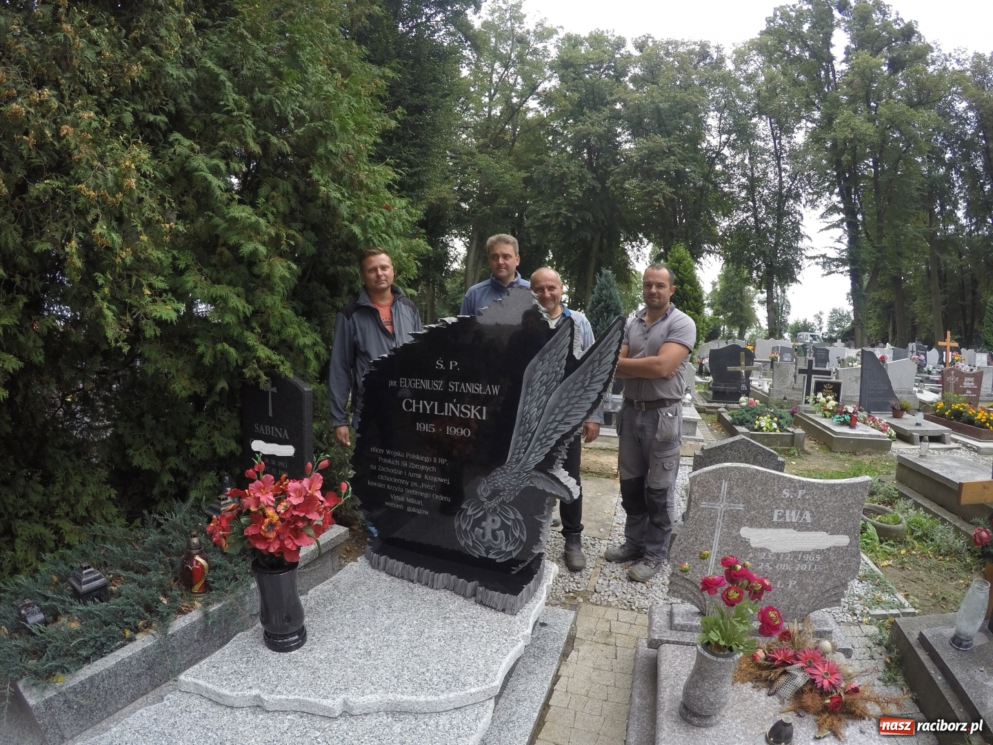 Zdjęcie w galerii na portalu naszraciborz.pl: Cichociemny Eugeniusz Chyliński ma nowy nagrobek wiadomości z regionu