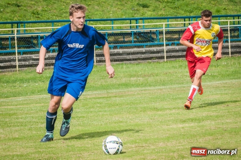 Zdjęcie w galerii na portalu naszraciborz.pl: Pewna wygrana juniorów Rafako z Zabełkowem wiadomości z regionu