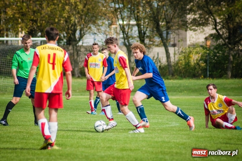 Zdjęcie w galerii na portalu naszraciborz.pl: Pewna wygrana juniorów Rafako z Zabełkowem wiadomości z regionu