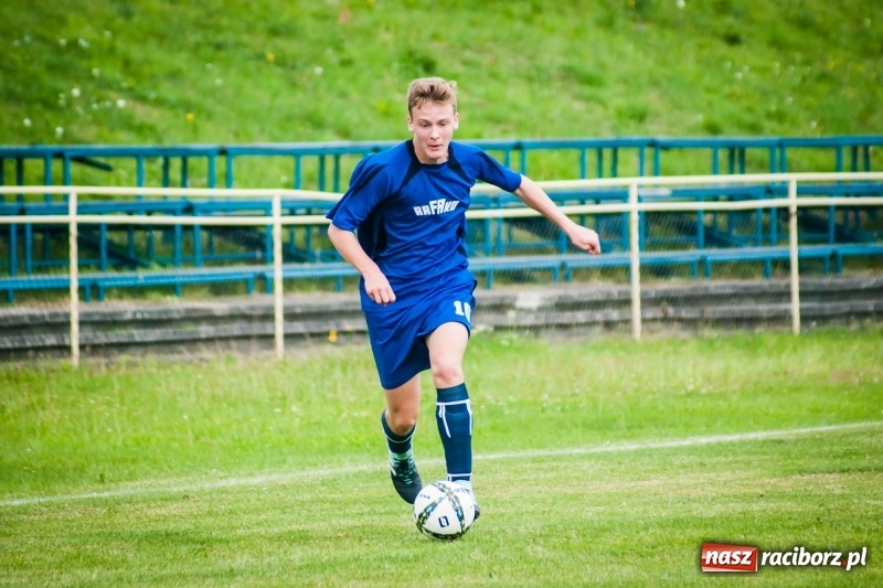 Zdjęcie w galerii na portalu naszraciborz.pl: Pewna wygrana juniorów Rafako z Zabełkowem wiadomości z regionu