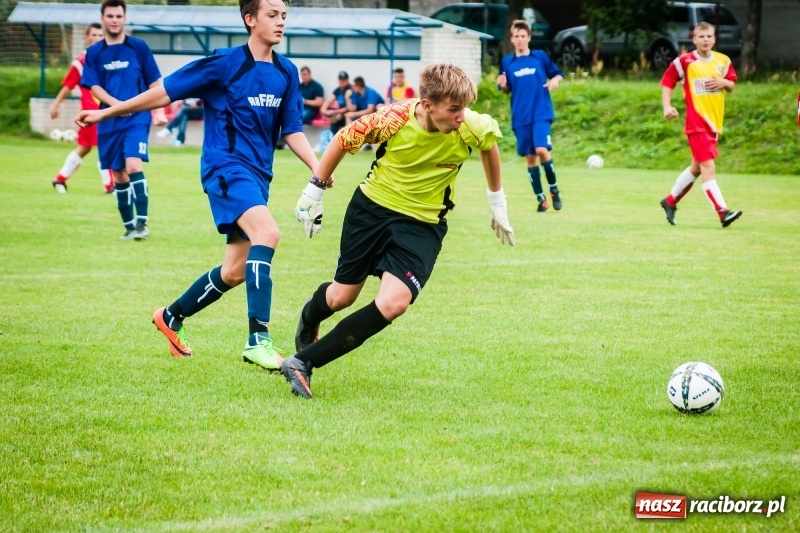 Zdjęcie w galerii na portalu naszraciborz.pl: Pewna wygrana juniorów Rafako z Zabełkowem wiadomości z regionu