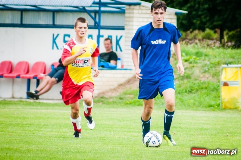 Zdjęcie w galerii na portalu naszraciborz.pl: Pewna wygrana juniorów Rafako z Zabełkowem wiadomości z regionu