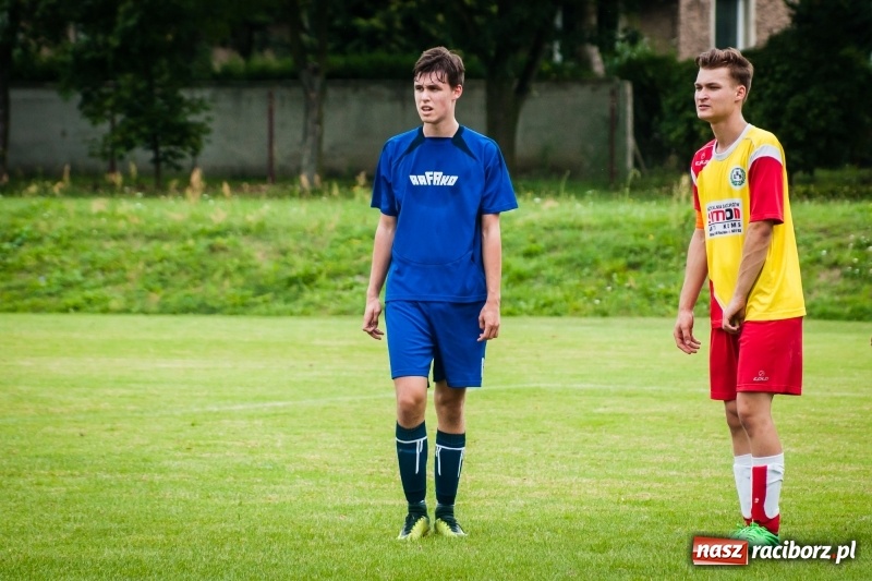 Zdjęcie w galerii na portalu naszraciborz.pl: Pewna wygrana juniorów Rafako z Zabełkowem wiadomości z regionu
