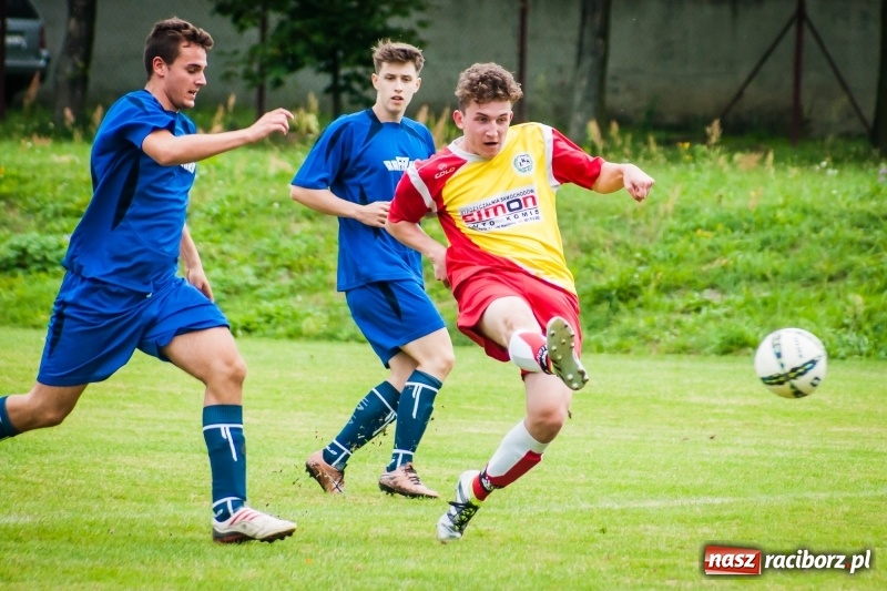 Zdjęcie w galerii na portalu naszraciborz.pl: Pewna wygrana juniorów Rafako z Zabełkowem wiadomości z regionu