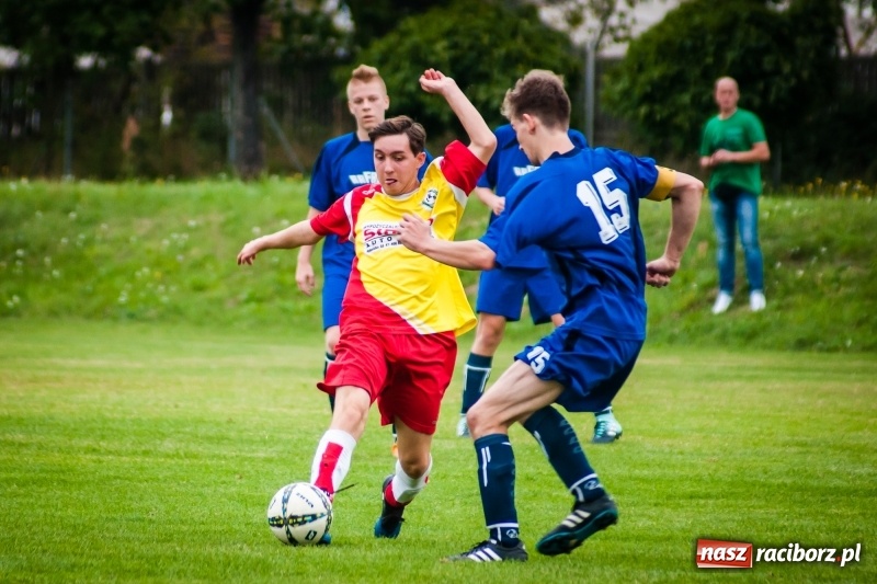 Zdjęcie w galerii na portalu naszraciborz.pl: Pewna wygrana juniorów Rafako z Zabełkowem wiadomości z regionu