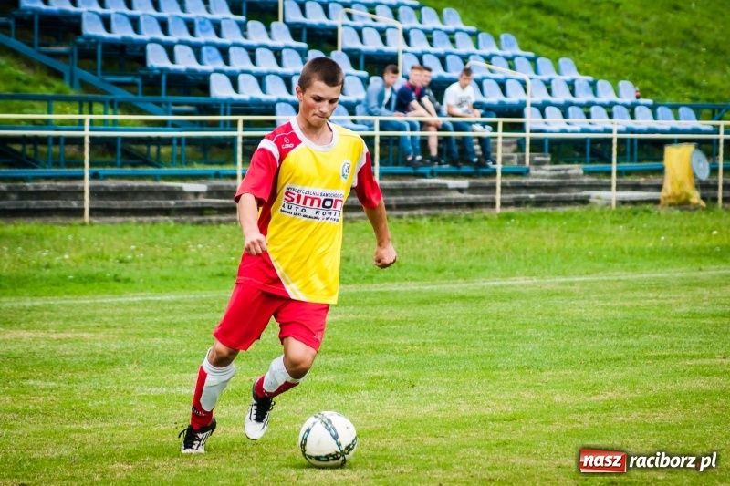 Zdjęcie w galerii na portalu naszraciborz.pl: Pewna wygrana juniorów Rafako z Zabełkowem wiadomości z regionu