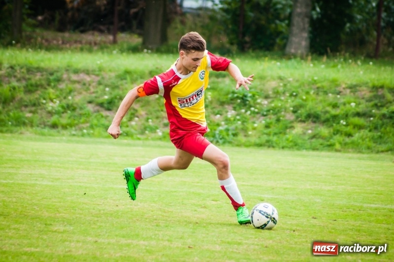 Zdjęcie w galerii na portalu naszraciborz.pl: Pewna wygrana juniorów Rafako z Zabełkowem wiadomości z regionu