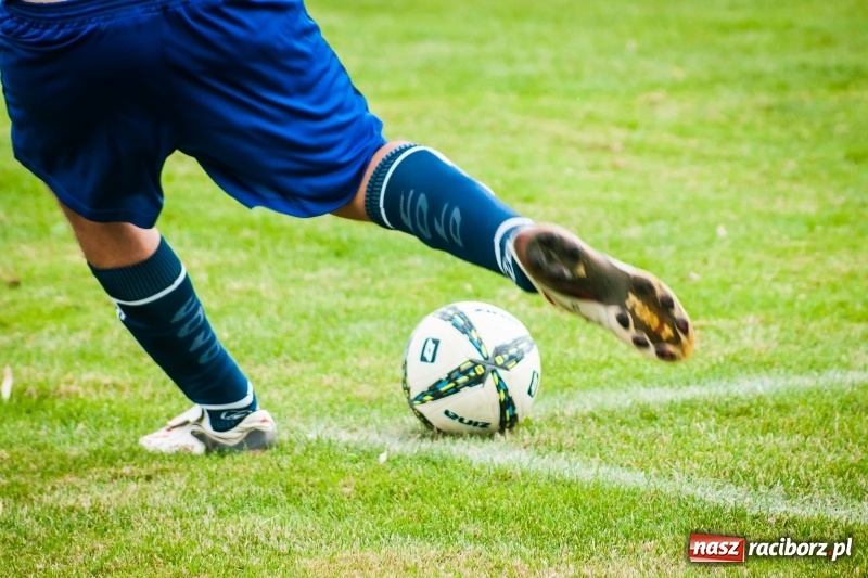 Zdjęcie w galerii na portalu naszraciborz.pl: Pewna wygrana juniorów Rafako z Zabełkowem wiadomości z regionu