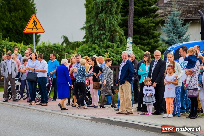 Zdjęcie w galerii na portalu naszraciborz.pl: Baletnice i rolnicy-urzędnicy na dożynkach w Pawłowie wiadomości z regionu