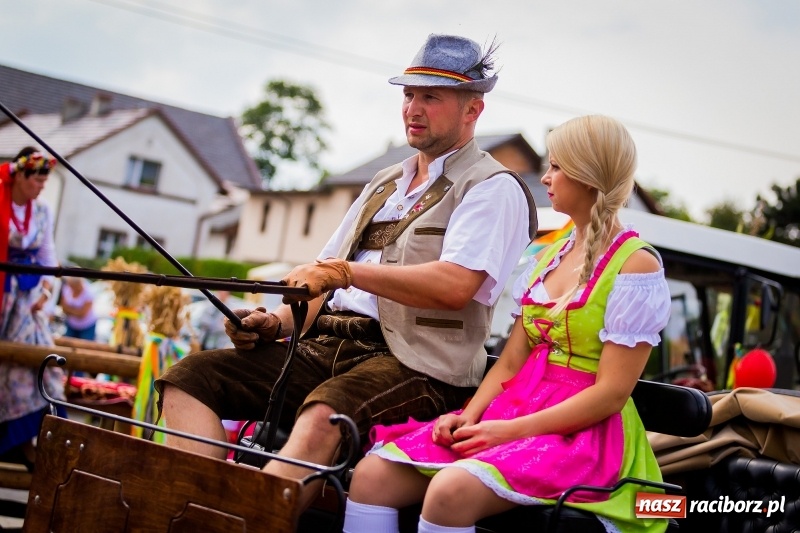 Zdjęcie w galerii na portalu naszraciborz.pl: Baletnice i rolnicy-urzędnicy na dożynkach w Pawłowie wiadomości z regionu