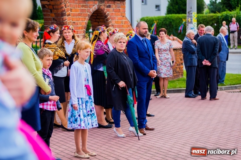 Zdjęcie w galerii na portalu naszraciborz.pl: Baletnice i rolnicy-urzędnicy na dożynkach w Pawłowie wiadomości z regionu