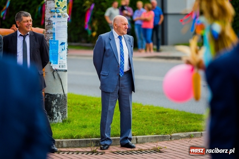 Zdjęcie w galerii na portalu naszraciborz.pl: Baletnice i rolnicy-urzędnicy na dożynkach w Pawłowie wiadomości z regionu