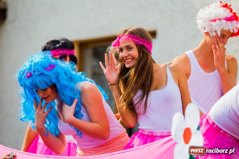 Zdjęcie w galerii na portalu naszraciborz.pl: Baletnice i rolnicy-urzędnicy na dożynkach w Pawłowie wiadomości z regionu