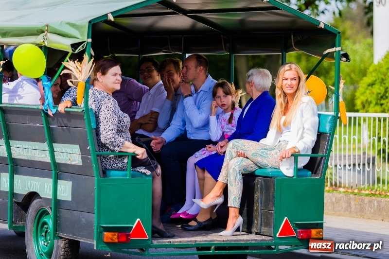 Zdjęcie w galerii na portalu naszraciborz.pl: Baletnice i rolnicy-urzędnicy na dożynkach w Pawłowie wiadomości z regionu