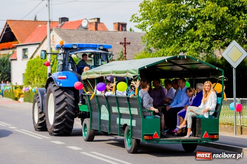Zdjęcie w galerii na portalu naszraciborz.pl: Baletnice i rolnicy-urzędnicy na dożynkach w Pawłowie wiadomości z regionu