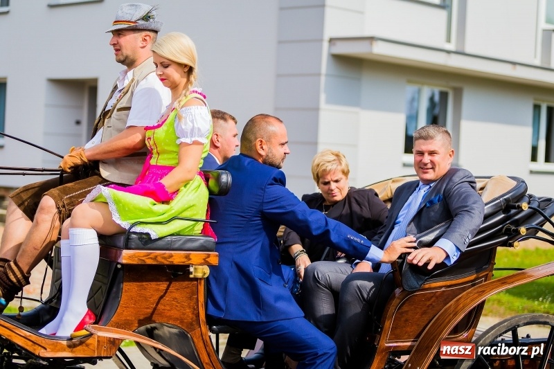 Zdjęcie w galerii na portalu naszraciborz.pl: Baletnice i rolnicy-urzędnicy na dożynkach w Pawłowie wiadomości z regionu