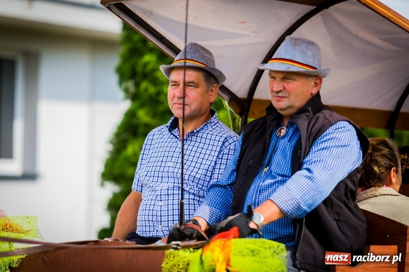 Zdjęcie w galerii na portalu naszraciborz.pl: Baletnice i rolnicy-urzędnicy na dożynkach w Pawłowie wiadomości z regionu