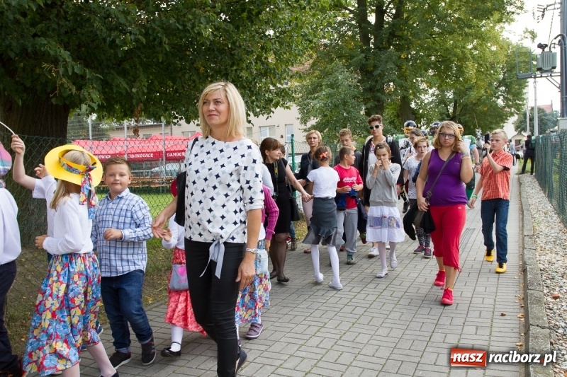 Zdjęcie w galerii na portalu naszraciborz.pl: Samborowickie dożynki z archeologią w tle wiadomości z regionu