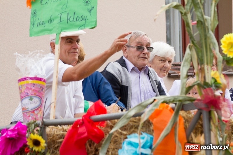 Zdjęcie w galerii na portalu naszraciborz.pl: Barwne i wesołe dożynki w Krzanowicach wiadomości z regionu