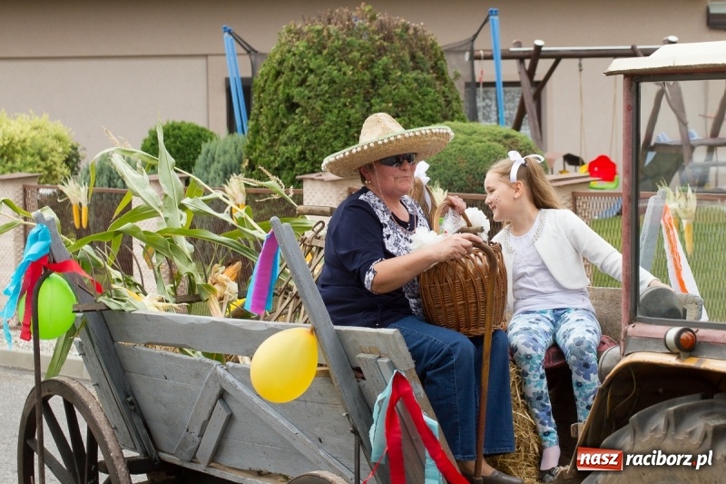 Zdjęcie w galerii na portalu naszraciborz.pl: Barwne i wesołe dożynki w Krzanowicach wiadomości z regionu