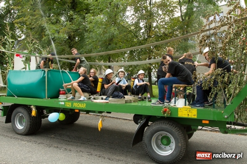 Zdjęcie w galerii na portalu naszraciborz.pl: Barwne i wesołe dożynki w Krzanowicach wiadomości z regionu