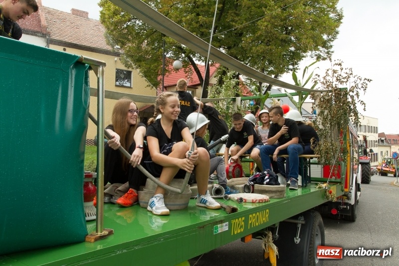 Zdjęcie w galerii na portalu naszraciborz.pl: Barwne i wesołe dożynki w Krzanowicach wiadomości z regionu