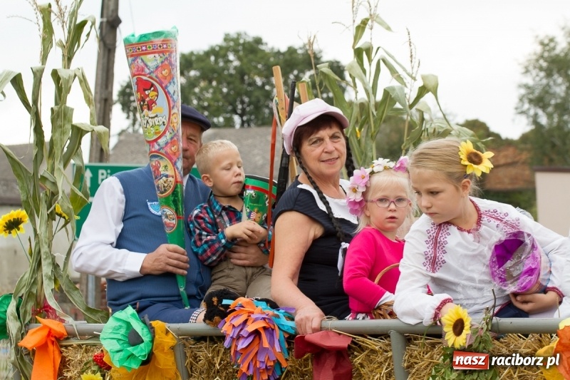 Zdjęcie w galerii na portalu naszraciborz.pl: Barwne i wesołe dożynki w Krzanowicach wiadomości z regionu