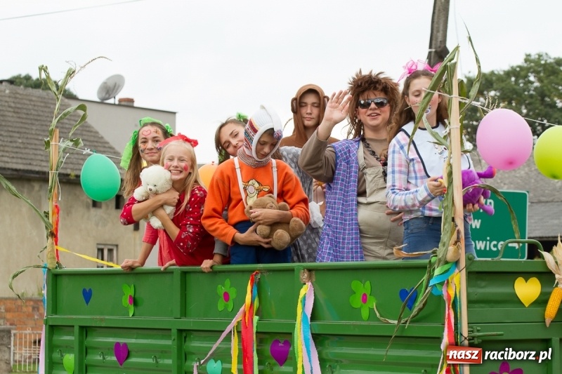 Zdjęcie w galerii na portalu naszraciborz.pl: Barwne i wesołe dożynki w Krzanowicach wiadomości z regionu