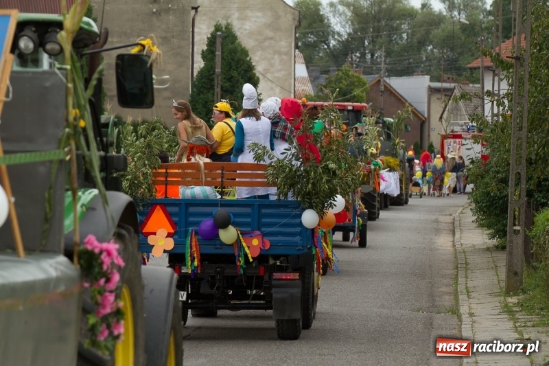 Zdjęcie w galerii na portalu naszraciborz.pl: Barwne i wesołe dożynki w Krzanowicach wiadomości z regionu