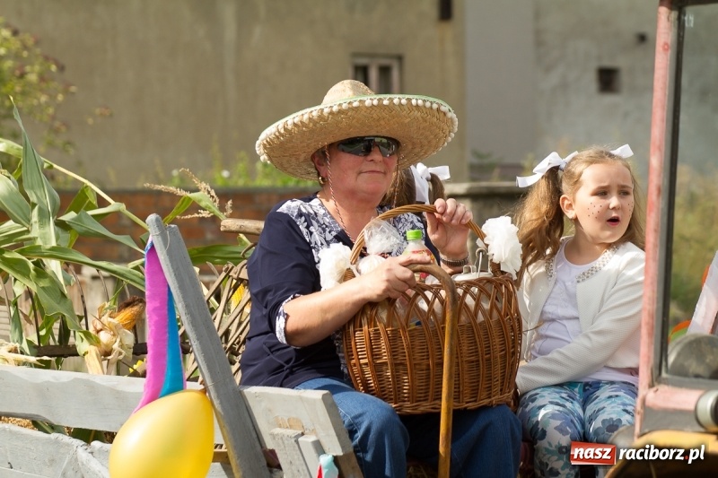 Zdjęcie w galerii na portalu naszraciborz.pl: Barwne i wesołe dożynki w Krzanowicach wiadomości z regionu