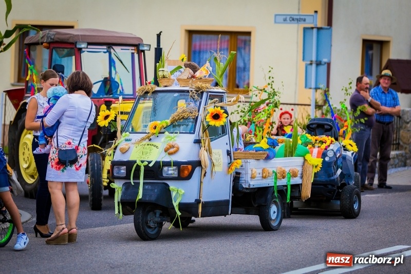 Zdjęcie w galerii na portalu naszraciborz.pl: Mobilne spa, stare wypieki i chleb ze smalcem, czyli święto plonów w Owsiszczach wiadomości z regionu