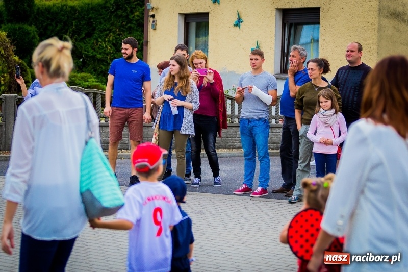 Zdjęcie w galerii na portalu naszraciborz.pl: Mobilne spa, stare wypieki i chleb ze smalcem, czyli święto plonów w Owsiszczach wiadomości z regionu
