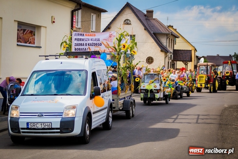 Zdjęcie w galerii na portalu naszraciborz.pl: Mobilne spa, stare wypieki i chleb ze smalcem, czyli święto plonów w Owsiszczach wiadomości z regionu