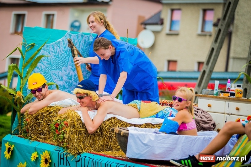 Zdjęcie w galerii na portalu naszraciborz.pl: Mobilne spa, stare wypieki i chleb ze smalcem, czyli święto plonów w Owsiszczach wiadomości z regionu