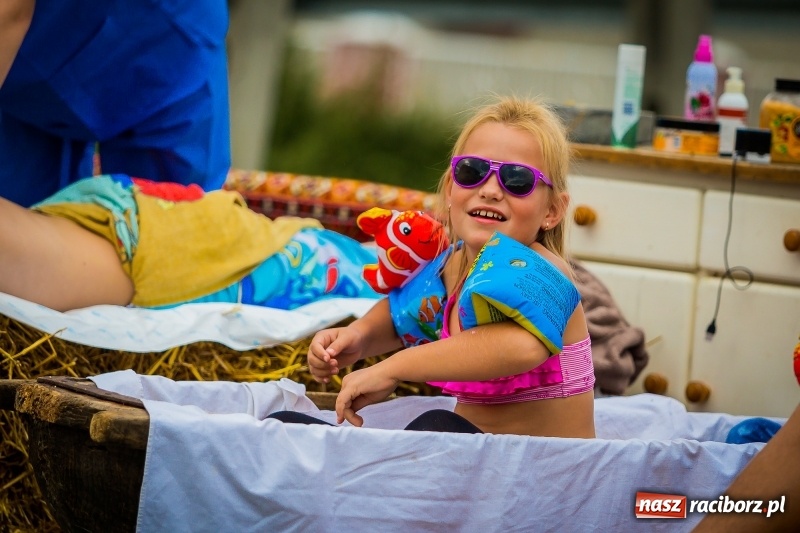 Zdjęcie w galerii na portalu naszraciborz.pl: Mobilne spa, stare wypieki i chleb ze smalcem, czyli święto plonów w Owsiszczach wiadomości z regionu