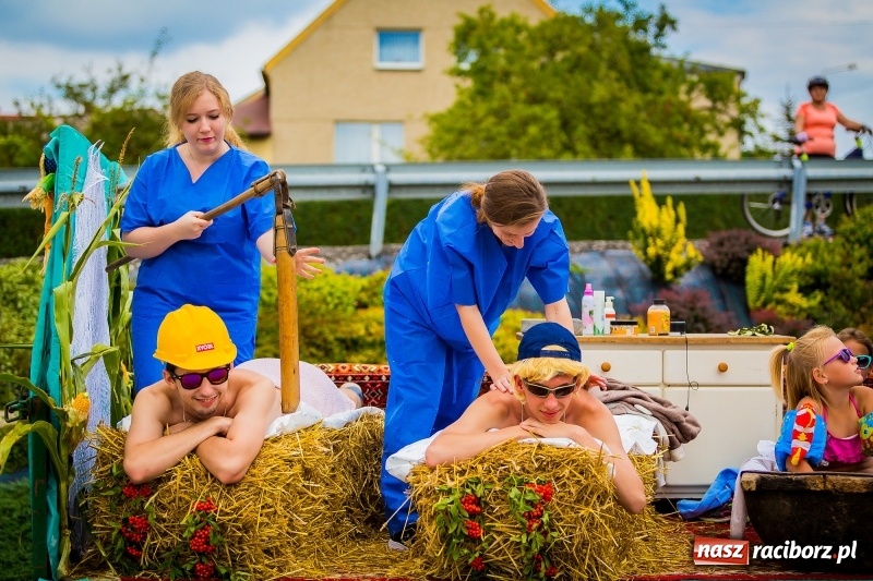 Zdjęcie w galerii na portalu naszraciborz.pl: Mobilne spa, stare wypieki i chleb ze smalcem, czyli święto plonów w Owsiszczach wiadomości z regionu