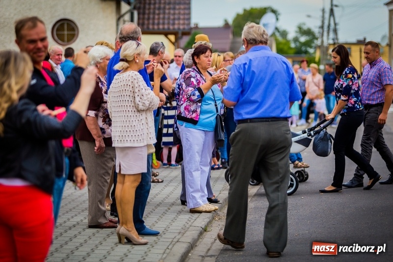 Zdjęcie w galerii na portalu naszraciborz.pl: Mobilne spa, stare wypieki i chleb ze smalcem, czyli święto plonów w Owsiszczach wiadomości z regionu