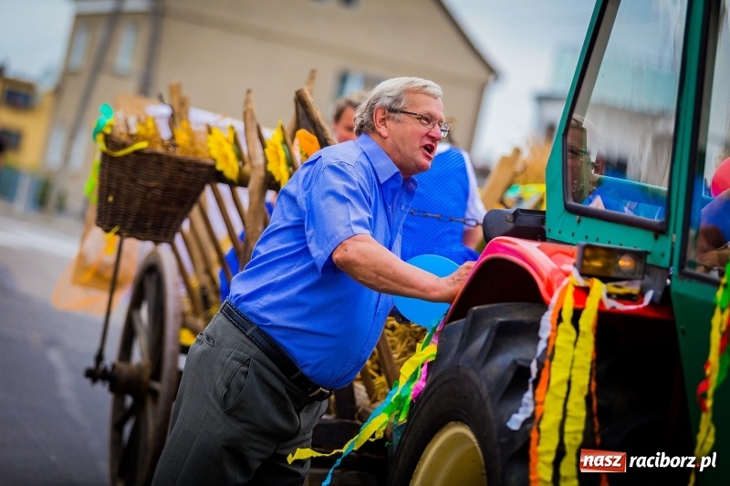 Zdjęcie w galerii na portalu naszraciborz.pl: Mobilne spa, stare wypieki i chleb ze smalcem, czyli święto plonów w Owsiszczach wiadomości z regionu