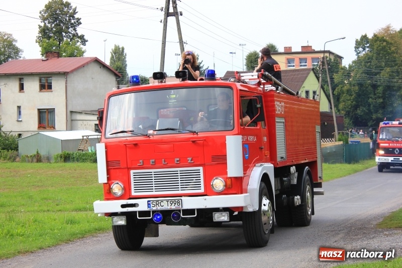 Zdjęcie w galerii na portalu naszraciborz.pl: Niebiańska szkoła, biuro ochrony dożynek i kobylskie leniuchy na dożynkach w Rzuchowie wiadomości z regionu