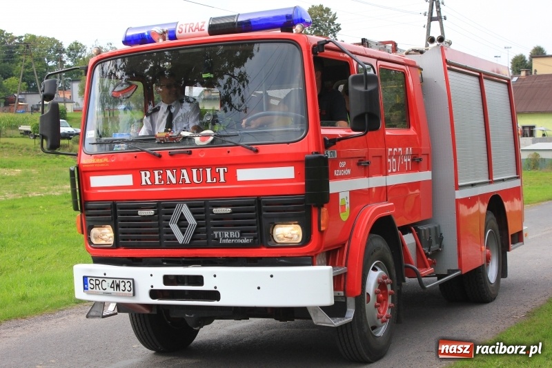 Zdjęcie w galerii na portalu naszraciborz.pl: Niebiańska szkoła, biuro ochrony dożynek i kobylskie leniuchy na dożynkach w Rzuchowie wiadomości z regionu