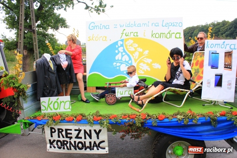 Zdjęcie w galerii na portalu naszraciborz.pl: Niebiańska szkoła, biuro ochrony dożynek i kobylskie leniuchy na dożynkach w Rzuchowie wiadomości z regionu