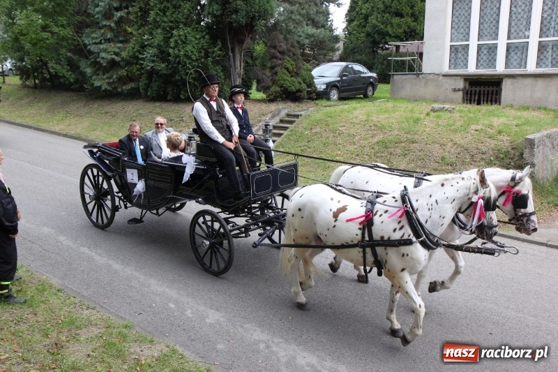 Zdjęcie w galerii na portalu naszraciborz.pl: U sąsiadów. Potężny korowód dożynkowy w Syryni wiadomości z regionu