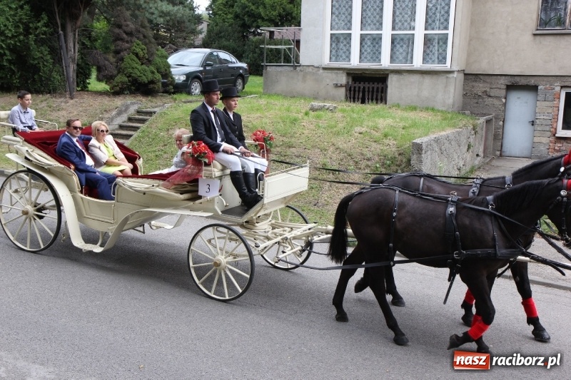 Zdjęcie w galerii na portalu naszraciborz.pl: U sąsiadów. Potężny korowód dożynkowy w Syryni wiadomości z regionu