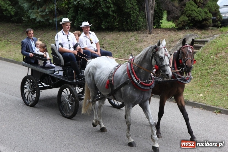 Zdjęcie w galerii na portalu naszraciborz.pl: U sąsiadów. Potężny korowód dożynkowy w Syryni wiadomości z regionu