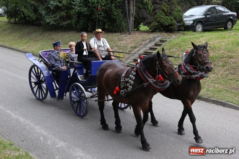 Zdjęcie w galerii na portalu naszraciborz.pl: U sąsiadów. Potężny korowód dożynkowy w Syryni wiadomości z regionu