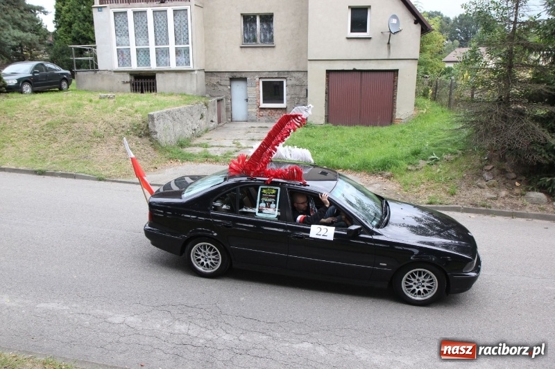 Zdjęcie w galerii na portalu naszraciborz.pl: U sąsiadów. Potężny korowód dożynkowy w Syryni wiadomości z regionu